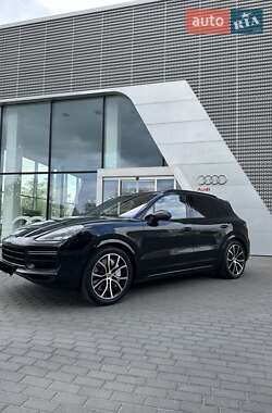 Позашляховик / Кросовер Porsche Cayenne 2018 в 