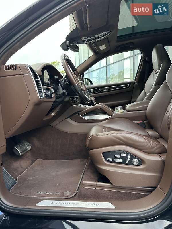 Внедорожник / Кроссовер Porsche Cayenne 2018 в Киеве