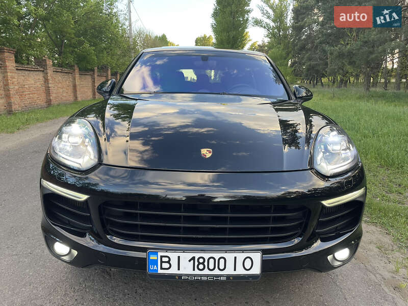 Внедорожник / Кроссовер Porsche Cayenne 2015 в Кременчуге