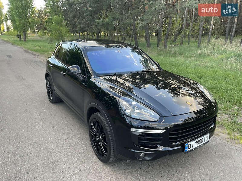 Внедорожник / Кроссовер Porsche Cayenne 2015 в Кременчуге