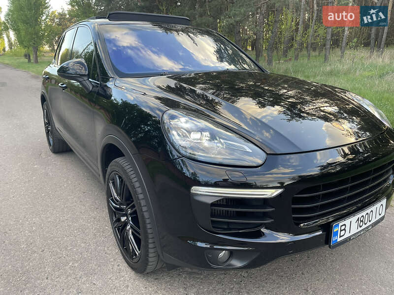 Внедорожник / Кроссовер Porsche Cayenne 2015 в Кременчуге