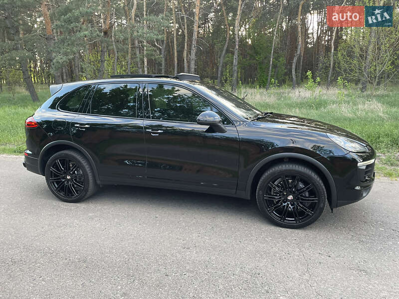 Внедорожник / Кроссовер Porsche Cayenne 2015 в Кременчуге
