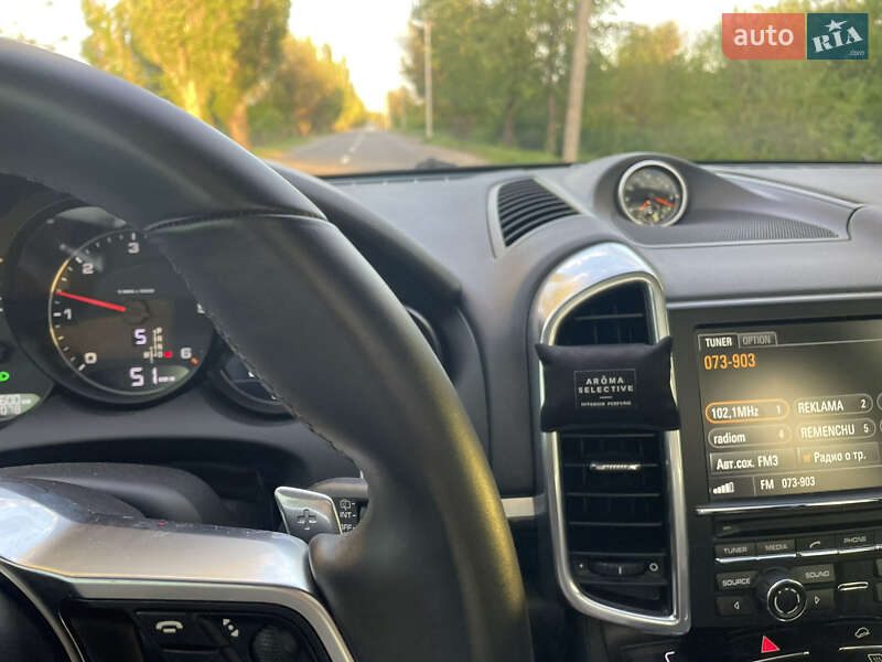 Внедорожник / Кроссовер Porsche Cayenne 2015 в Кременчуге