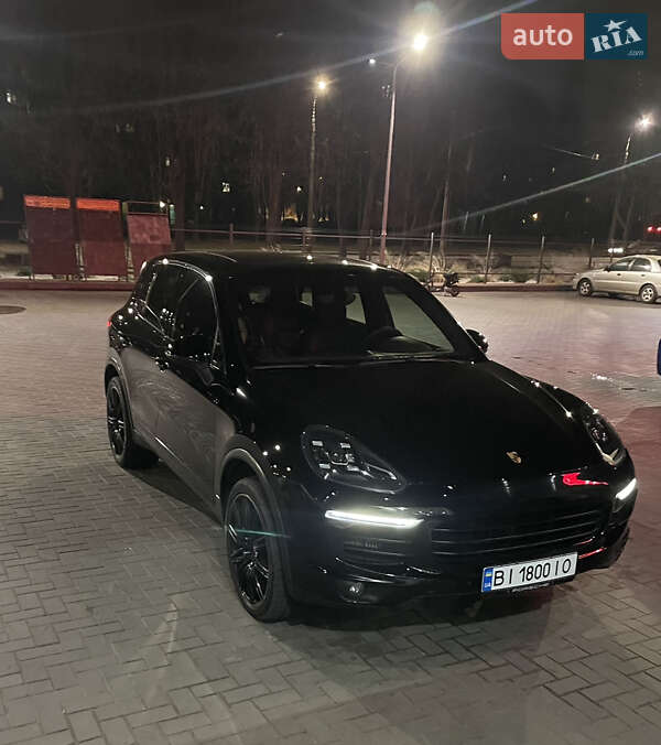 Внедорожник / Кроссовер Porsche Cayenne 2015 в Кременчуге