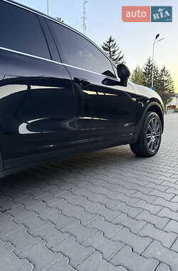 Позашляховик / Кросовер Porsche Cayenne 2010 в 