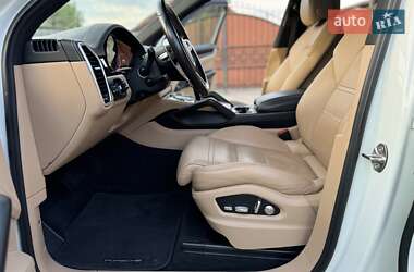 Внедорожник / Кроссовер Porsche Cayenne 2017 в 