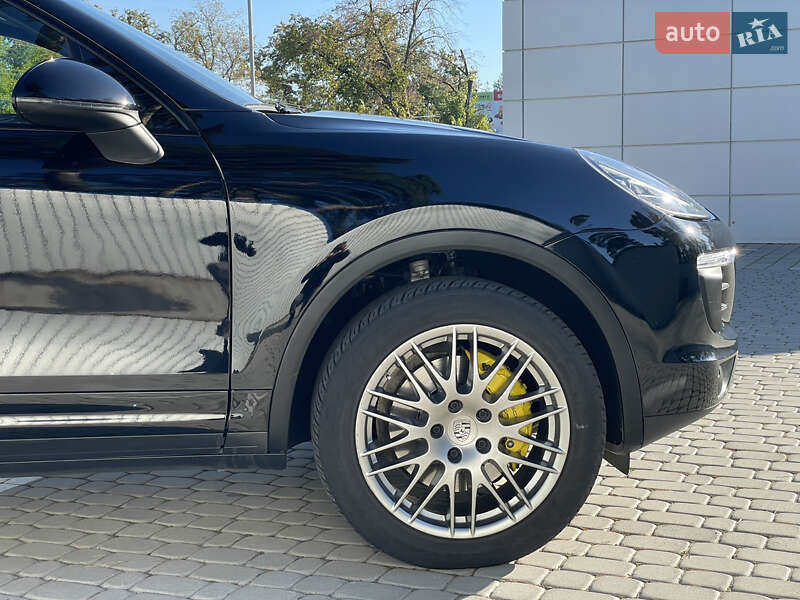 Внедорожник / Кроссовер Porsche Cayenne 2017 в Черкассах фото 3 Внедорожник / Кроссовер Porsche Cayenne 2017 в Черкассах