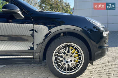 Внедорожник / Кроссовер Porsche Cayenne 2017 в 