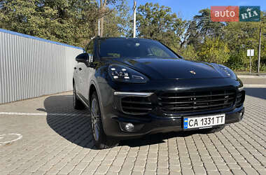Внедорожник / Кроссовер Porsche Cayenne 2017 в 