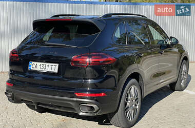 Внедорожник / Кроссовер Porsche Cayenne 2017 в 