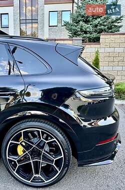 Позашляховик / Кросовер Porsche Cayenne 2018 в 