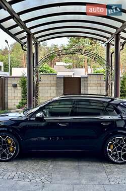 Позашляховик / Кросовер Porsche Cayenne 2018 в 