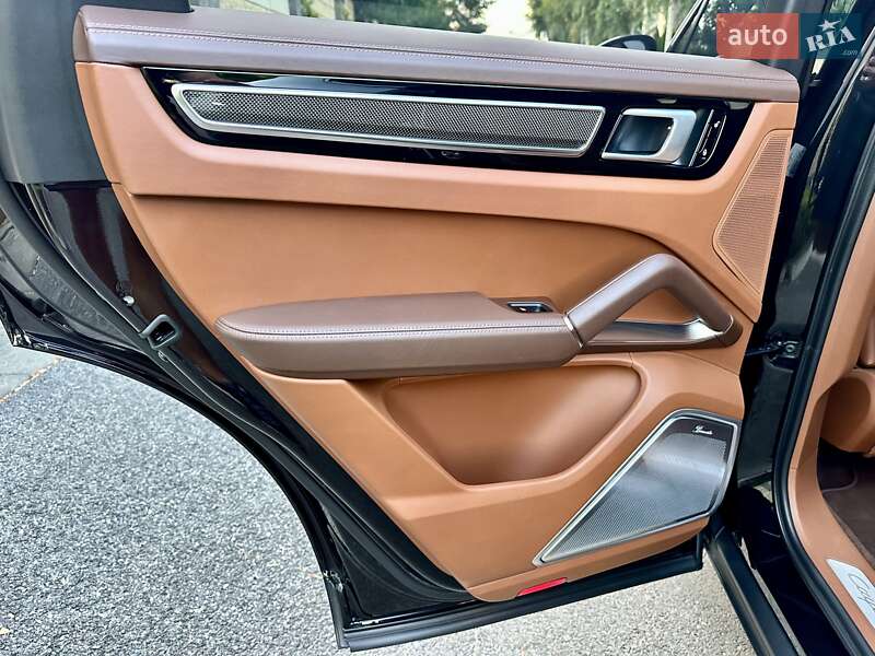 Позашляховик / Кросовер Porsche Cayenne 2018 в Києві