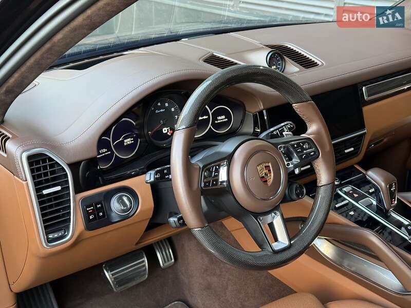 Позашляховик / Кросовер Porsche Cayenne 2018 в Києві