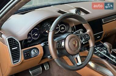 Позашляховик / Кросовер Porsche Cayenne 2018 в 