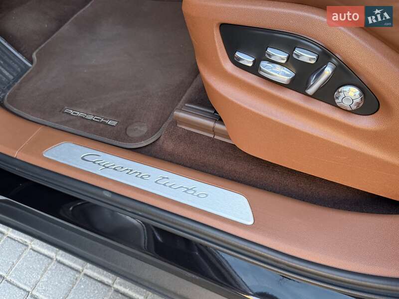 Позашляховик / Кросовер Porsche Cayenne 2018 в Києві