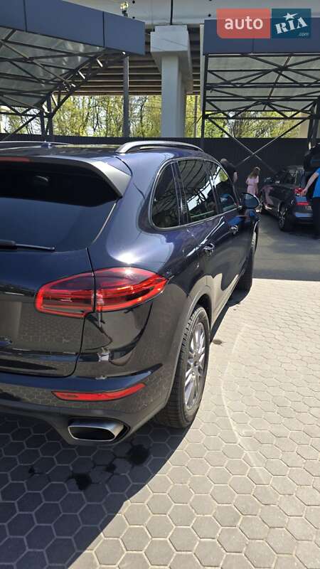 Позашляховик / Кросовер Porsche Cayenne 2015 в Києві