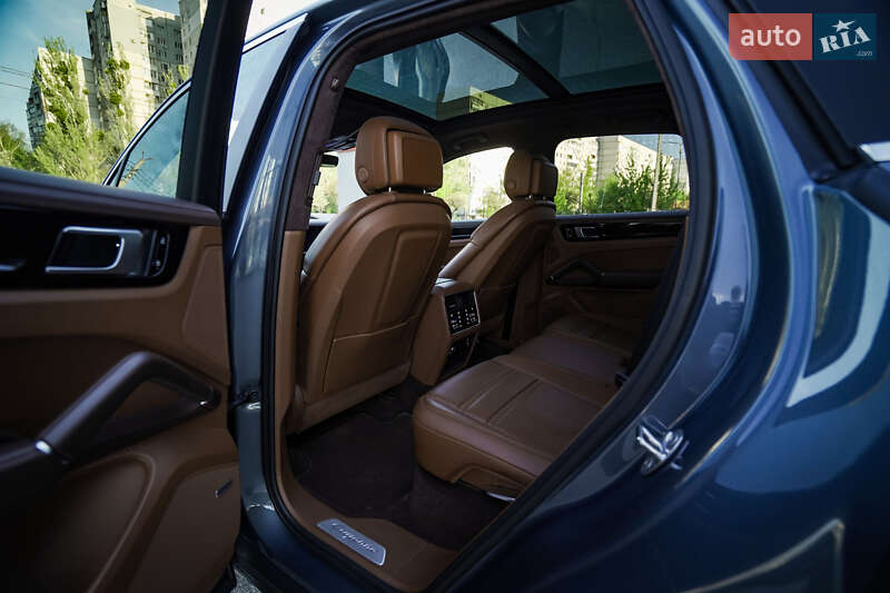 Внедорожник / Кроссовер Porsche Cayenne 2019 в Харькове