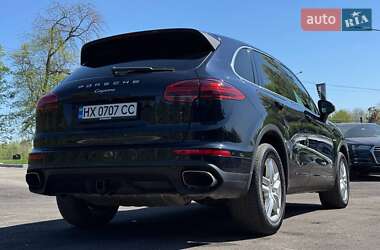 Внедорожник / Кроссовер Porsche Cayenne 2014 в 