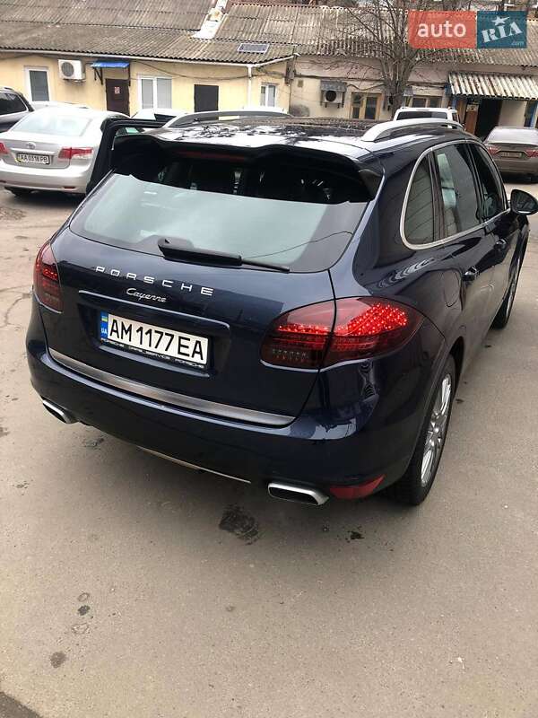 Внедорожник / Кроссовер Porsche Cayenne 2012 в Киеве