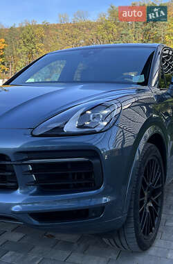 Позашляховик / Кросовер Porsche Cayenne 2017 в 