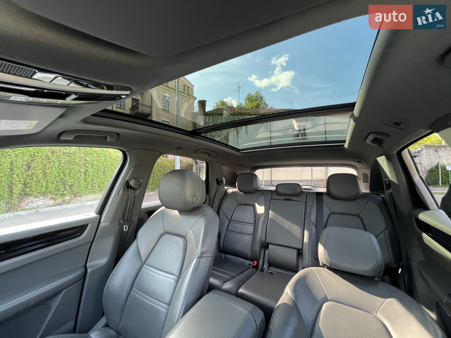 2017 Porsche Cayenne - мініатюра 32