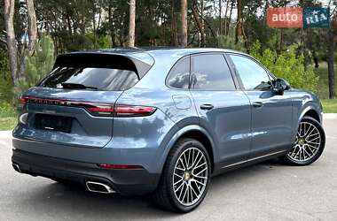Внедорожник / Кроссовер Porsche Cayenne 2018 в 