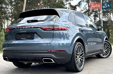 Внедорожник / Кроссовер Porsche Cayenne 2018 в 