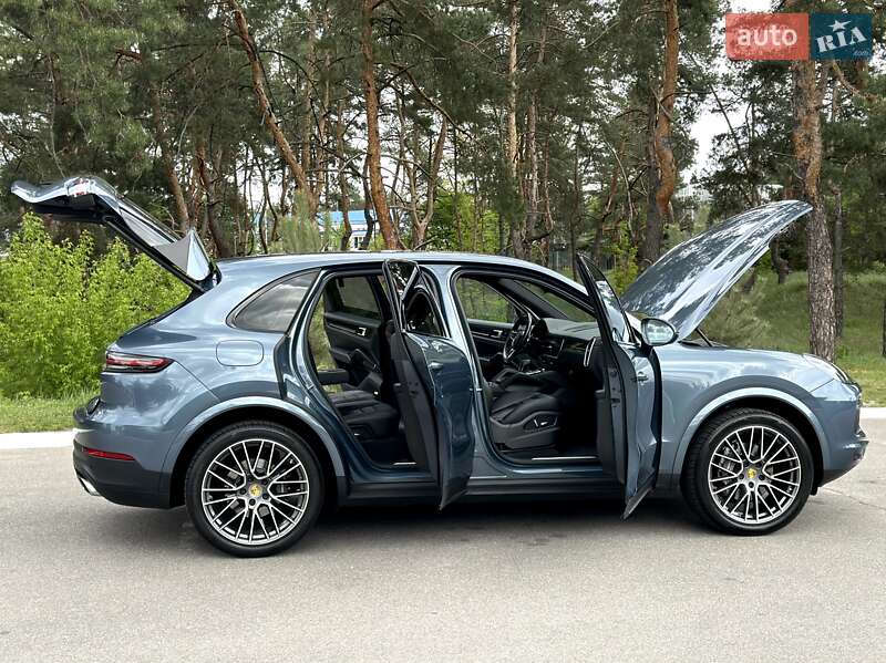 Внедорожник / Кроссовер Porsche Cayenne 2018 в Киеве