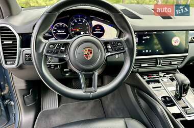 Внедорожник / Кроссовер Porsche Cayenne 2018 в 