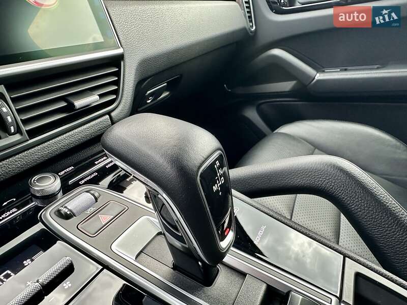 Внедорожник / Кроссовер Porsche Cayenne 2018 в Киеве
