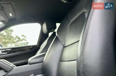 Внедорожник / Кроссовер Porsche Cayenne 2018 в 