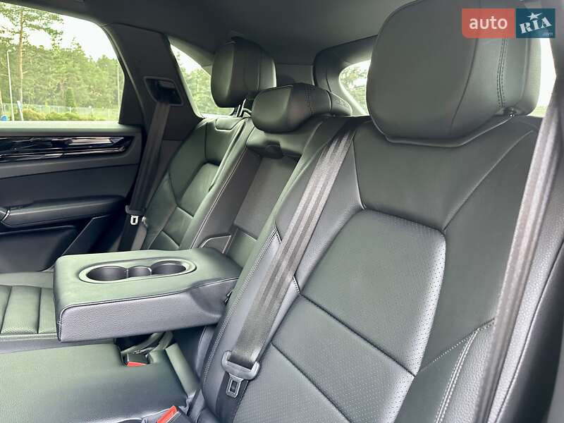 Внедорожник / Кроссовер Porsche Cayenne 2018 в Киеве