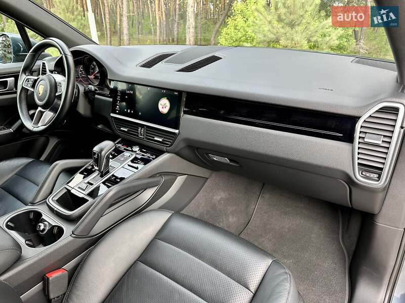Внедорожник / Кроссовер Porsche Cayenne 2018 в Киеве