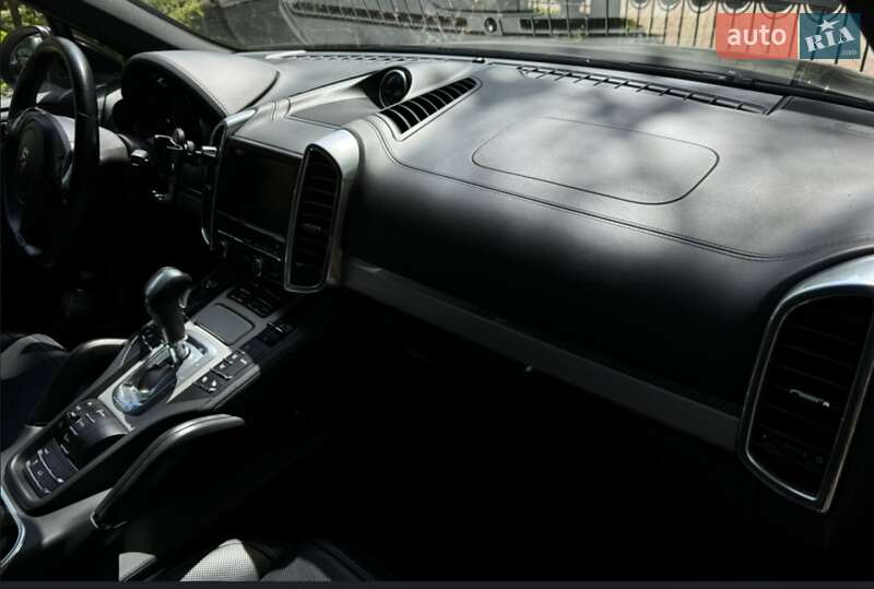 Позашляховик / Кросовер Porsche Cayenne 2010 в Одесі
