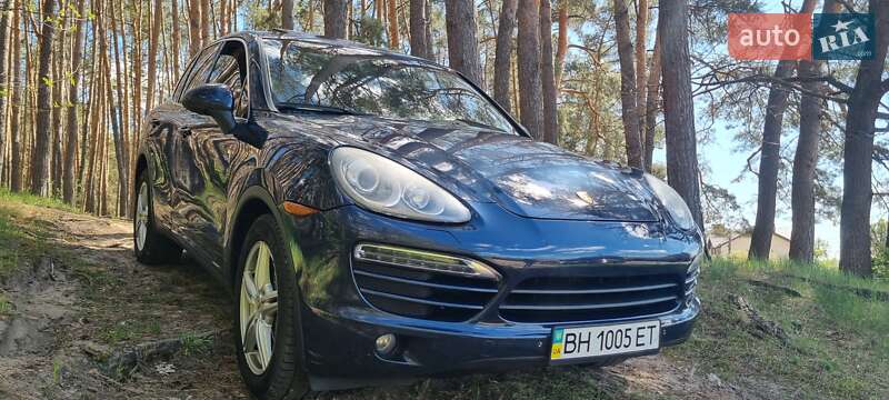 Внедорожник / Кроссовер Porsche Cayenne 2011 в 