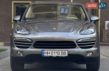 Позашляховик / Кросовер Porsche Cayenne 2013 в 