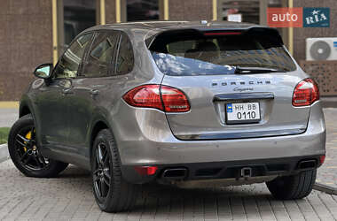 Позашляховик / Кросовер Porsche Cayenne 2013 в 