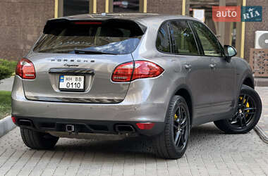 Позашляховик / Кросовер Porsche Cayenne 2013 в 