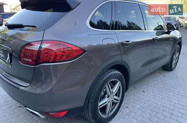 Позашляховик / Кросовер Porsche Cayenne 2012 в 