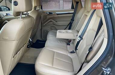 Позашляховик / Кросовер Porsche Cayenne 2012 в 
