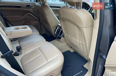 Позашляховик / Кросовер Porsche Cayenne 2012 в 