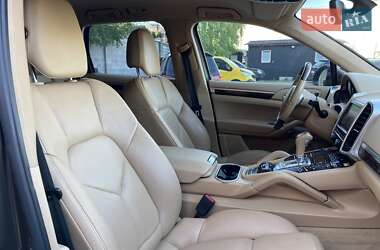 Позашляховик / Кросовер Porsche Cayenne 2012 в 