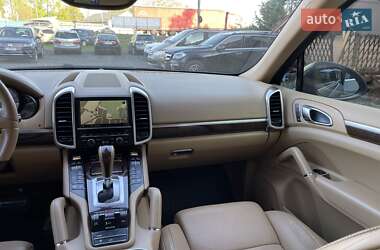 Позашляховик / Кросовер Porsche Cayenne 2012 в 