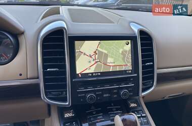 Позашляховик / Кросовер Porsche Cayenne 2012 в 