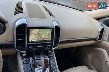 Позашляховик / Кросовер Porsche Cayenne 2012 в 