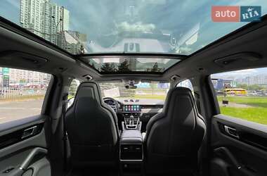 Позашляховик / Кросовер Porsche Cayenne 2019 в 