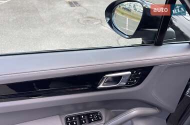 Позашляховик / Кросовер Porsche Cayenne 2019 в 