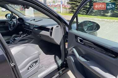 Позашляховик / Кросовер Porsche Cayenne 2019 в 