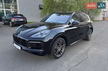 Позашляховик / Кросовер Porsche Cayenne 2019 в 